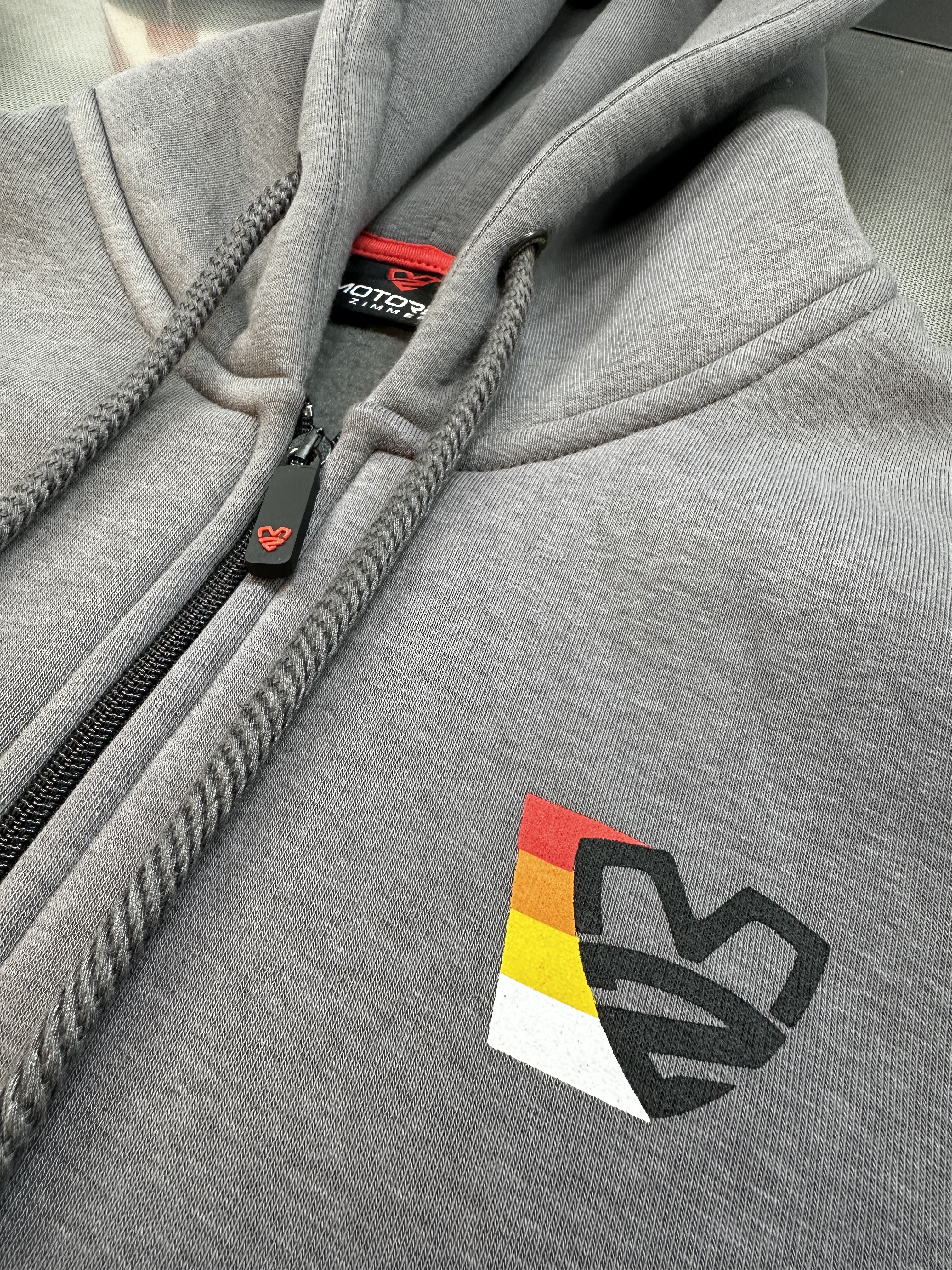 IMG_5031G8cDMnt961S5r T-Shirt + Zip-Hoodiejacke im Set
