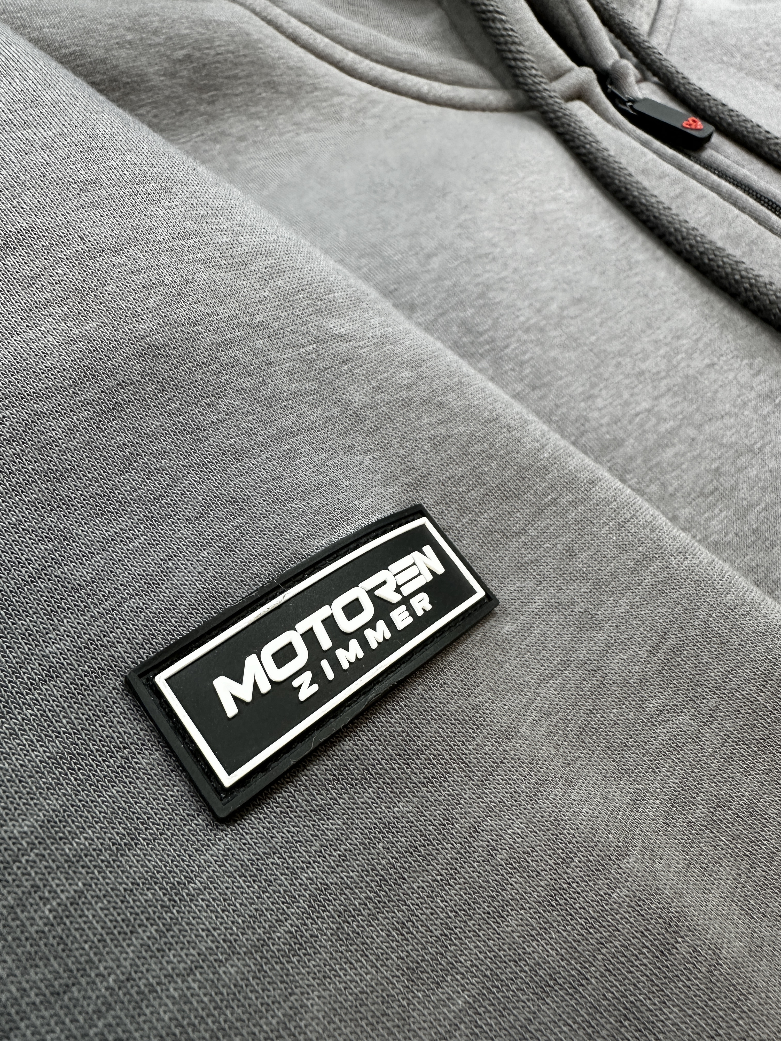 IMG_5030a2cjZmcS8MmqJ T-Shirt + Zip-Hoodiejacke im Set