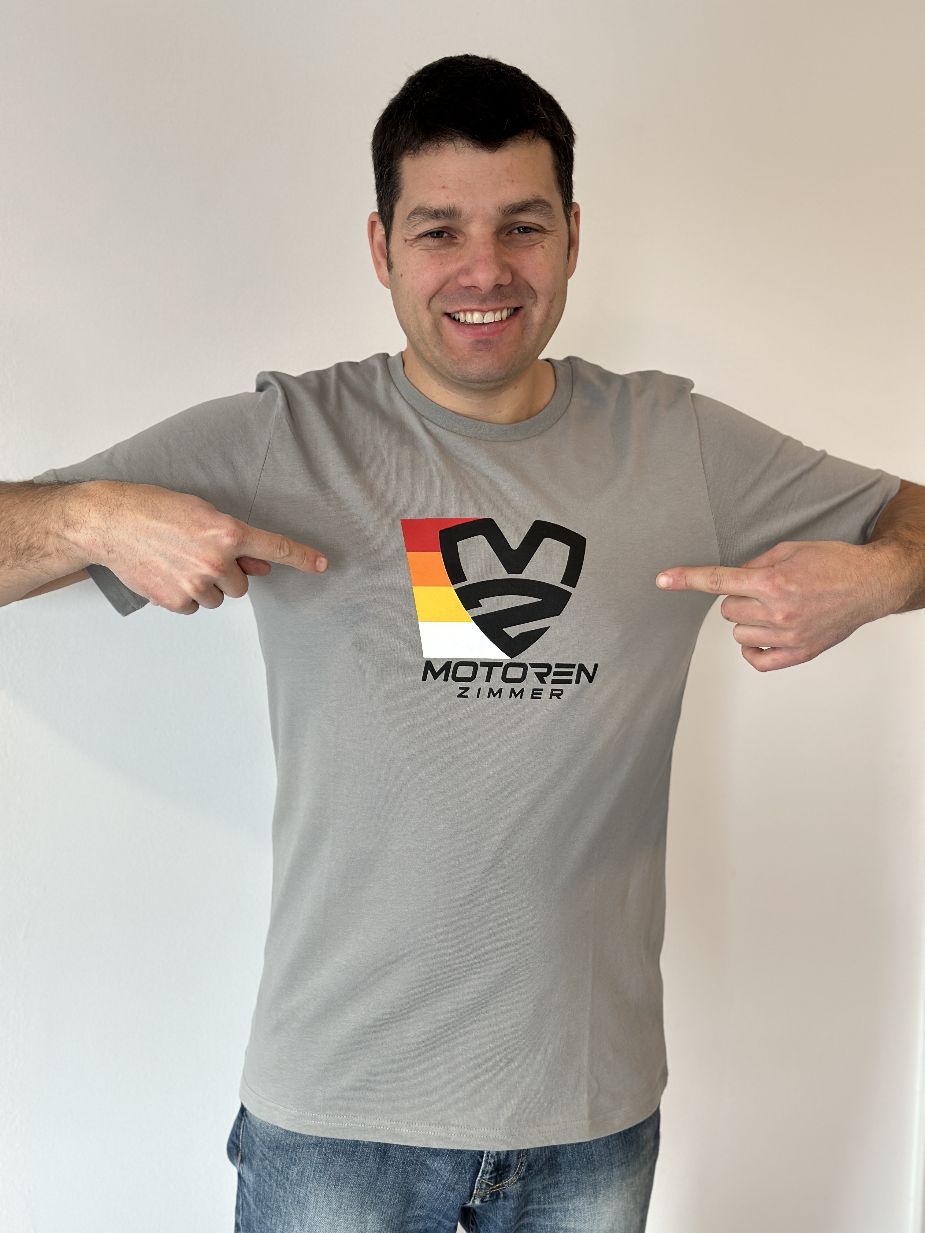 IMG_4837 T-Shirt Grau Logo Bund