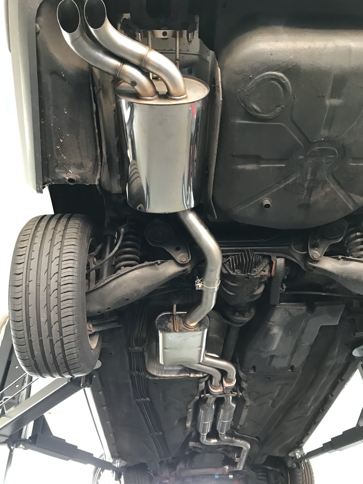 Edelstahl Auspuffanlage mit Katalysator w124 E500 / E400 mit Zulassung Kat